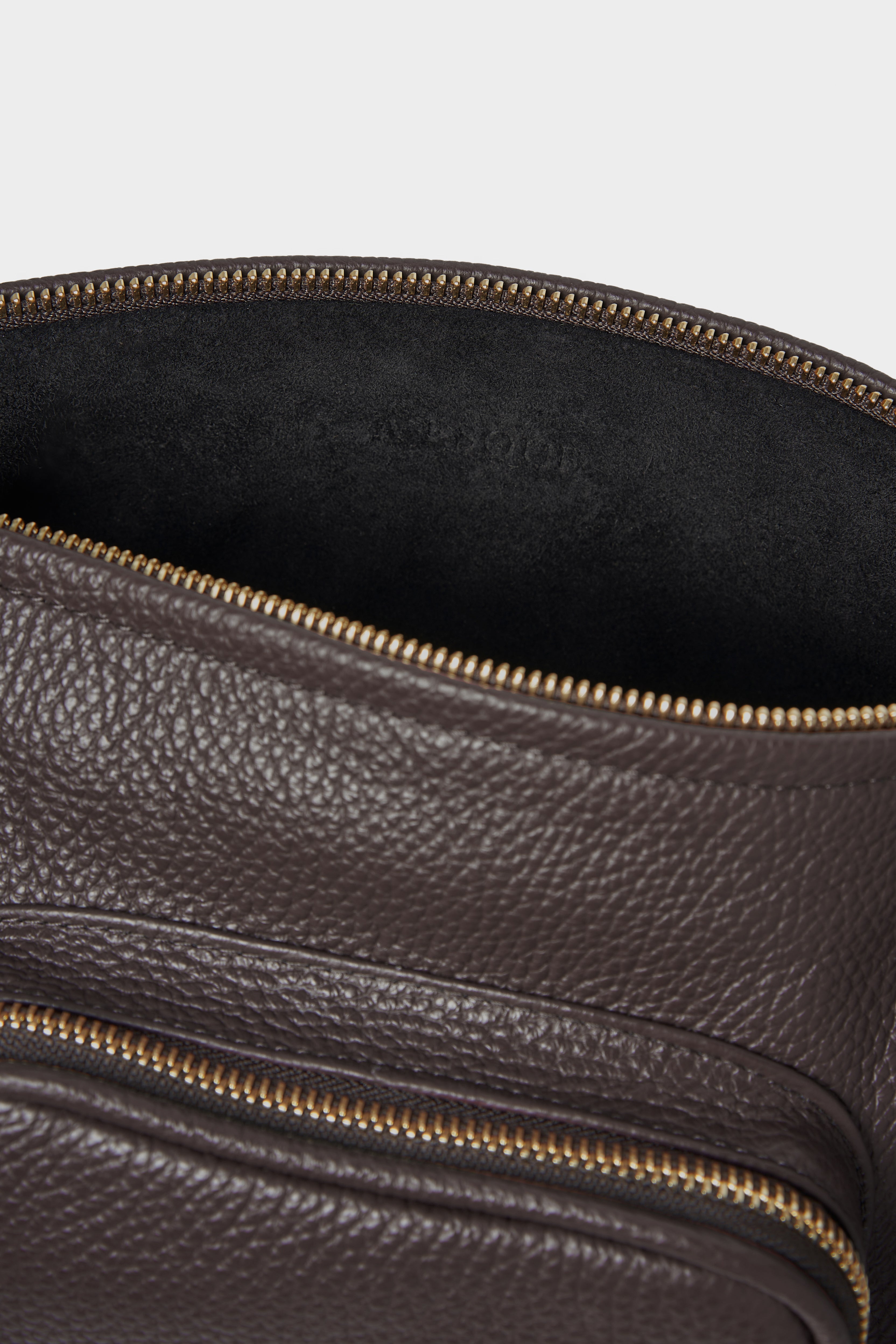 Pocket Rocket Hobo in Grain Dark Brown