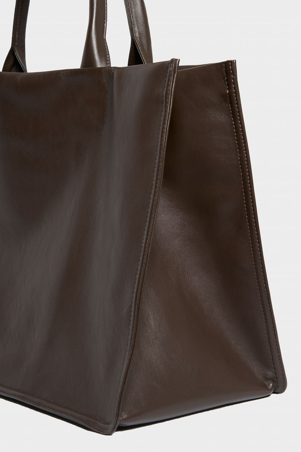 Junior Suite Tote Bag in Smooth Dark Brown