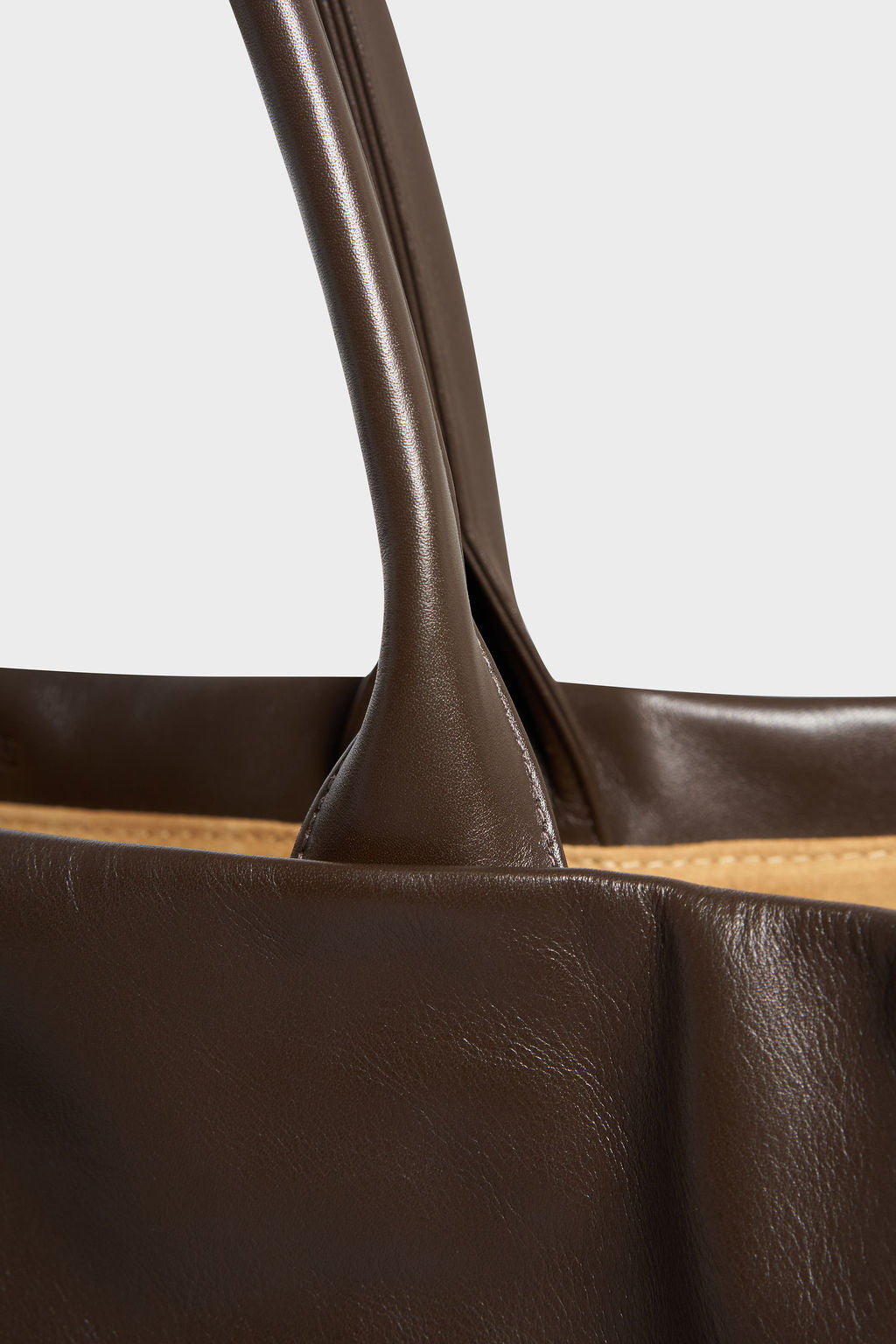 Junior Suite Tote Bag in Smooth Dark Brown