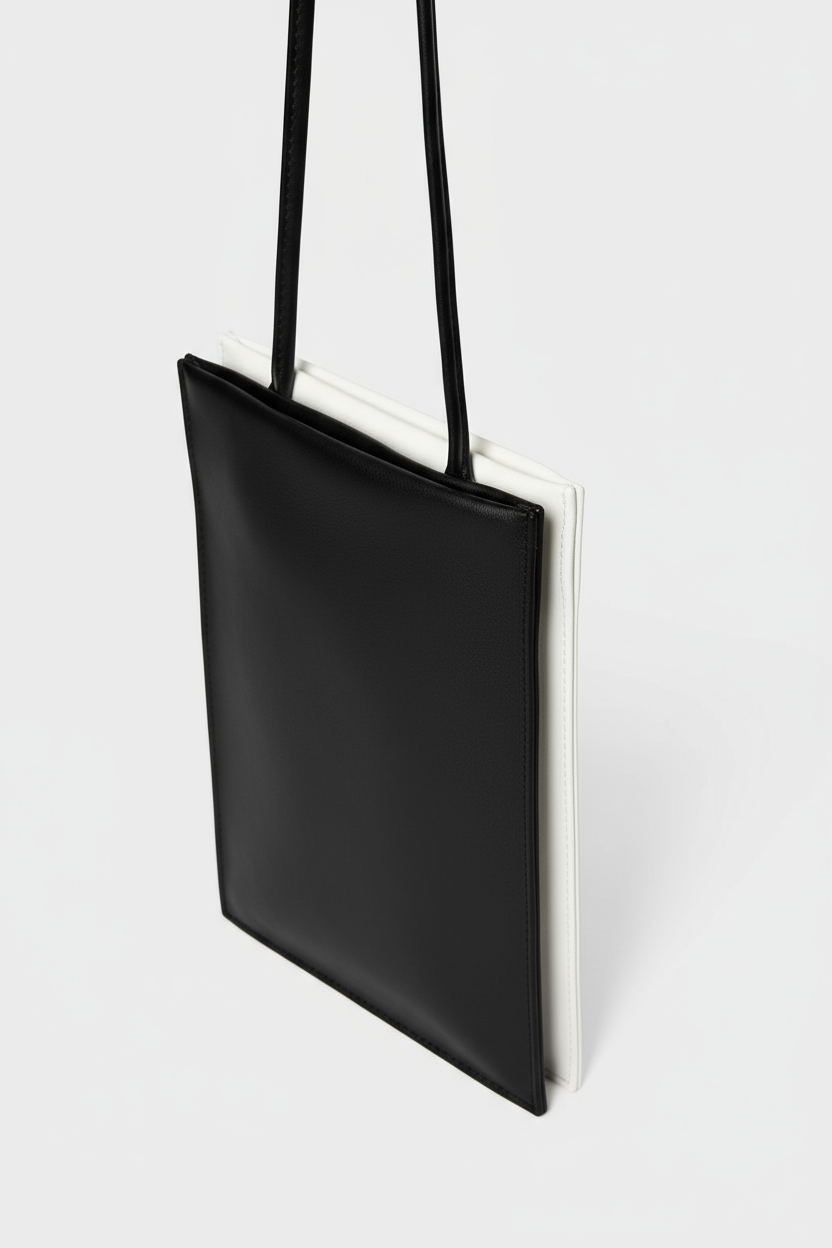 Flat Bag in Black and White