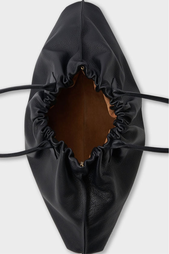 Big Cloud Shoulder Bag in Grain Black