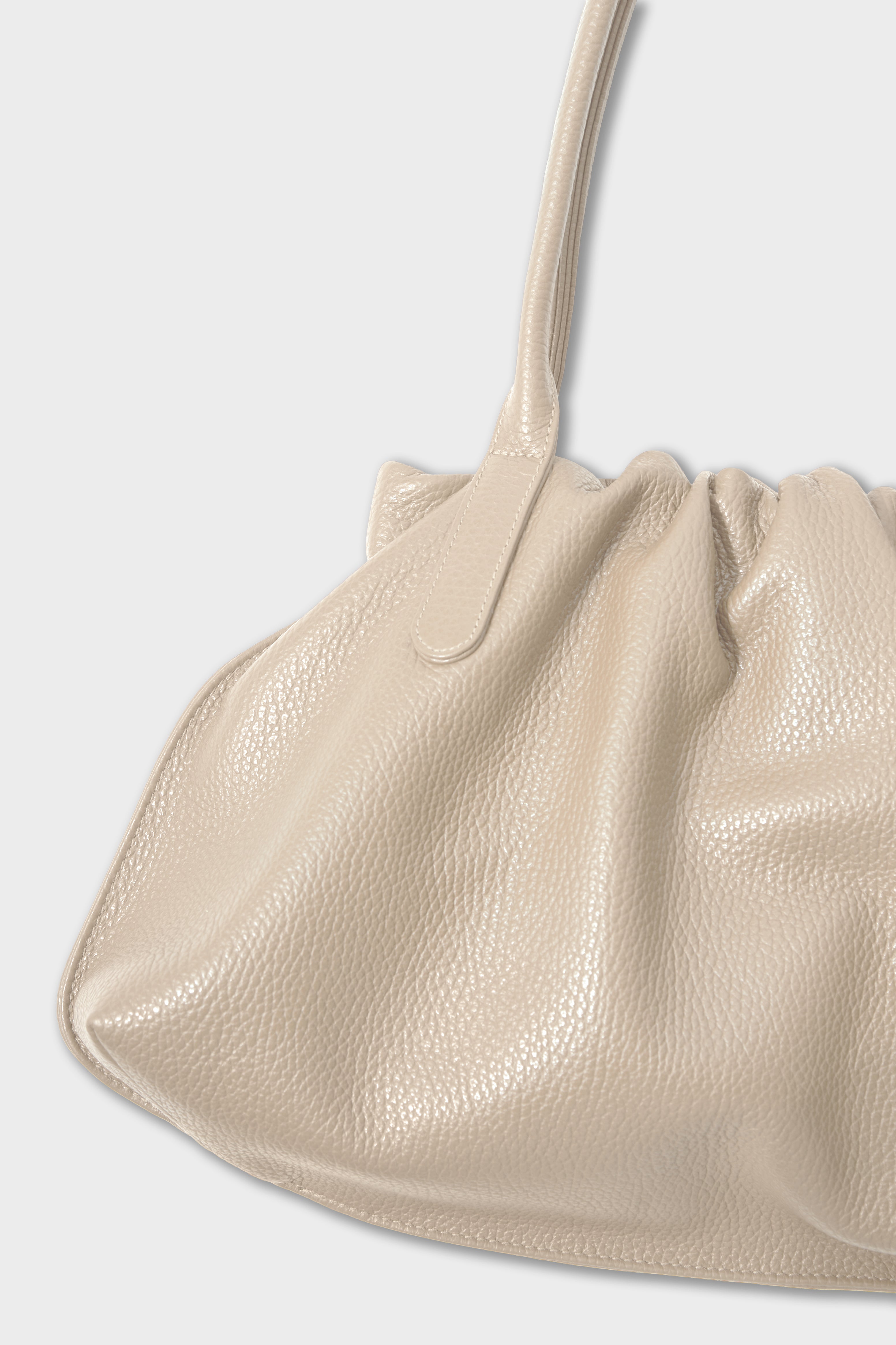 Cloud Shoulder Bag in Grain White Wash