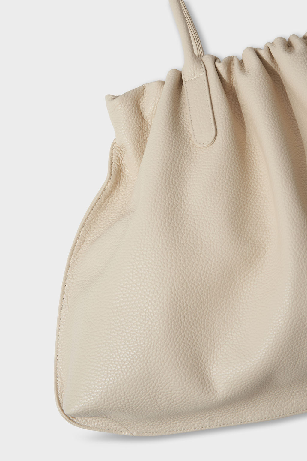 Big Cloud Shoulder Bag in Grain White Wash