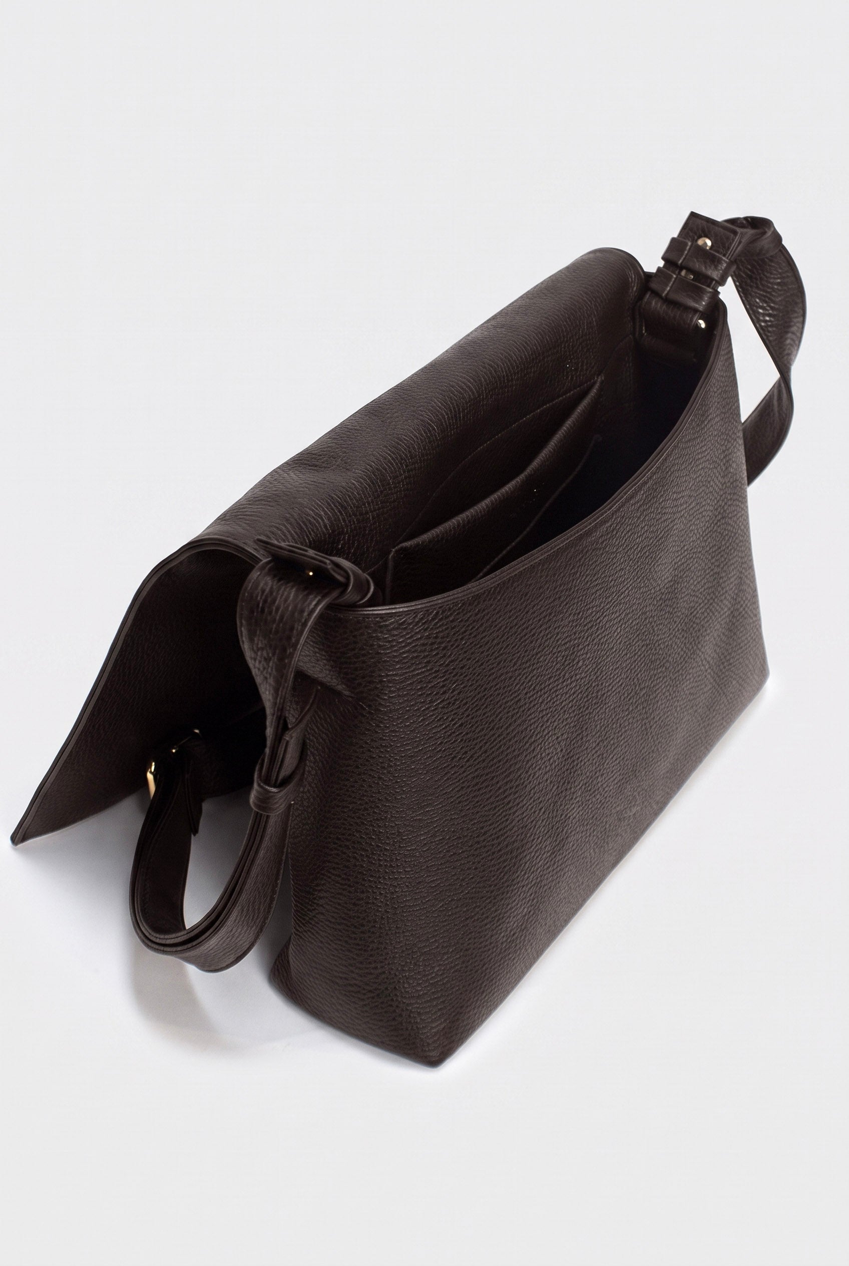 Encase Day in Grain Dark Brown