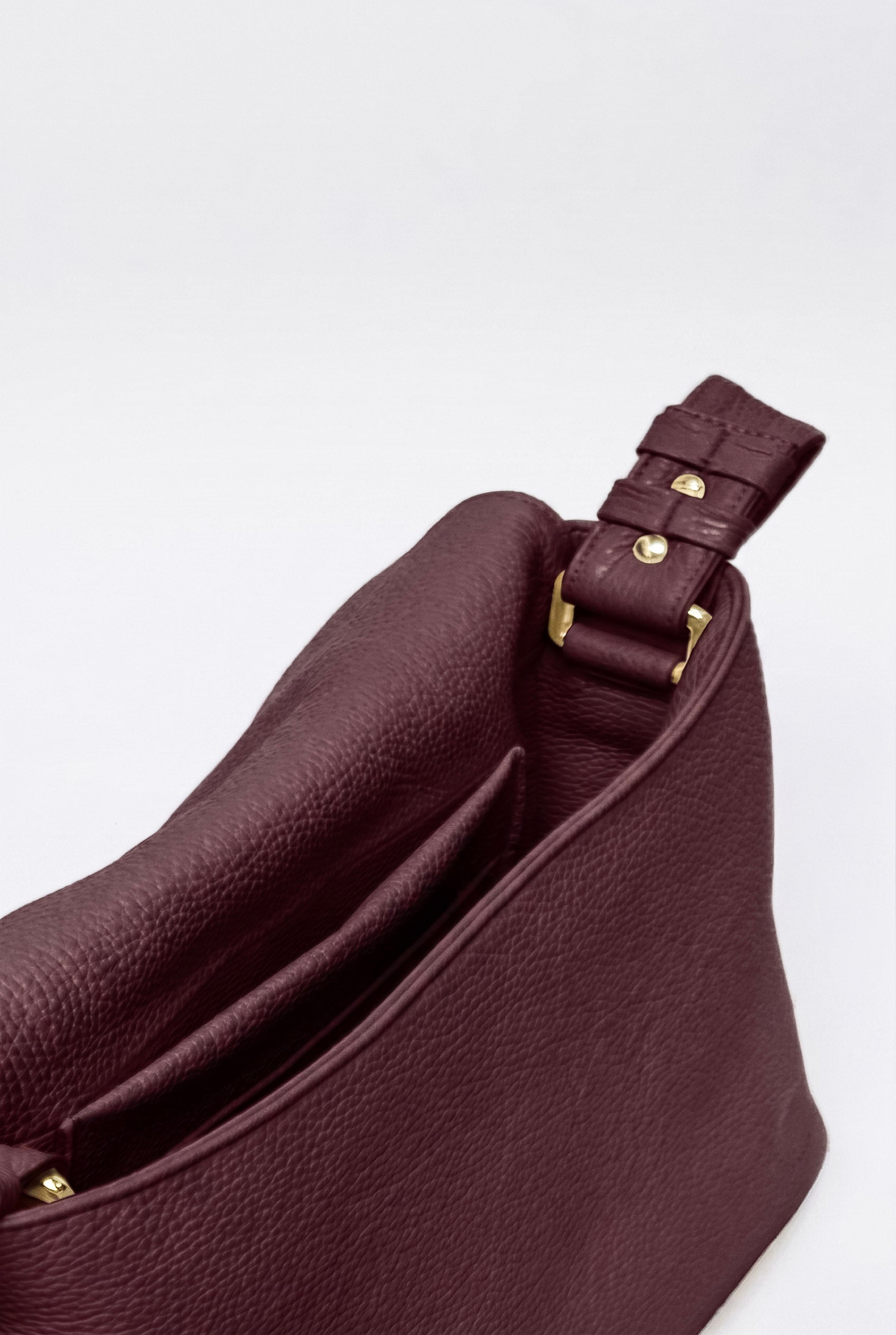 Encase Satchel in Grain Burgundy