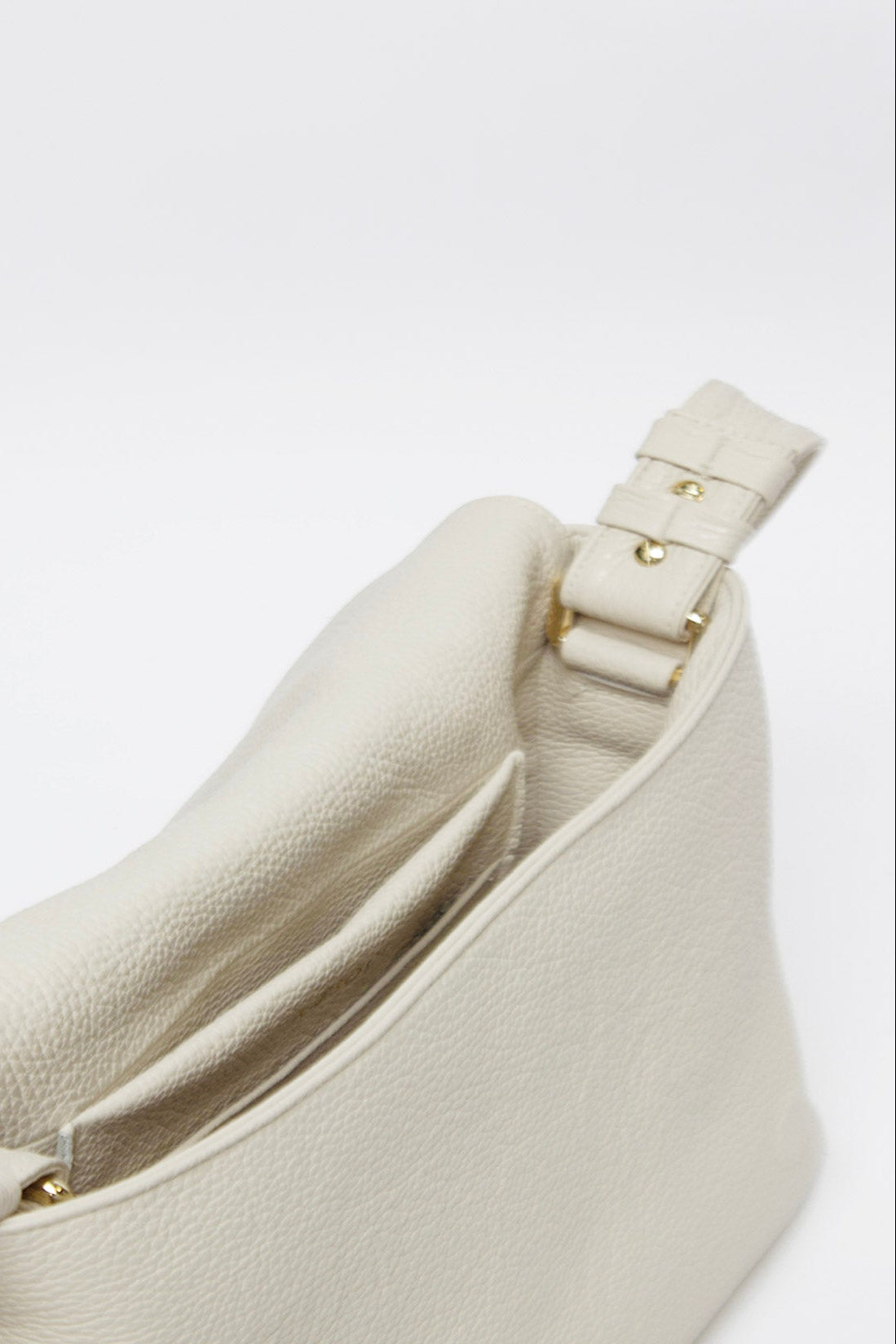 Encase Satchel in Grain White Wash