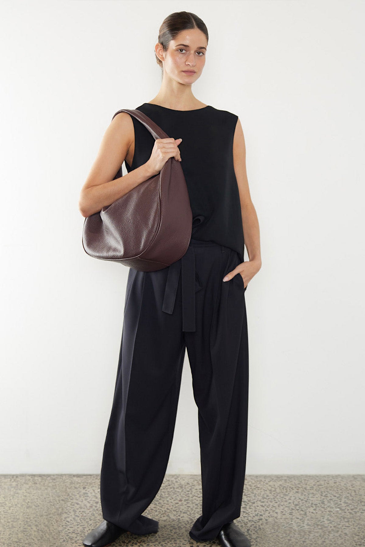 Halo Day Shoulder Bag in Grain Burgundy