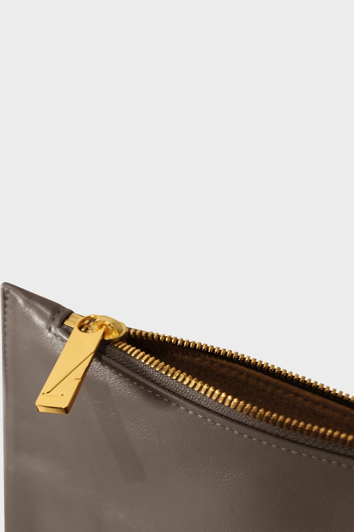 Organiser Pouch in Smooth Elephant