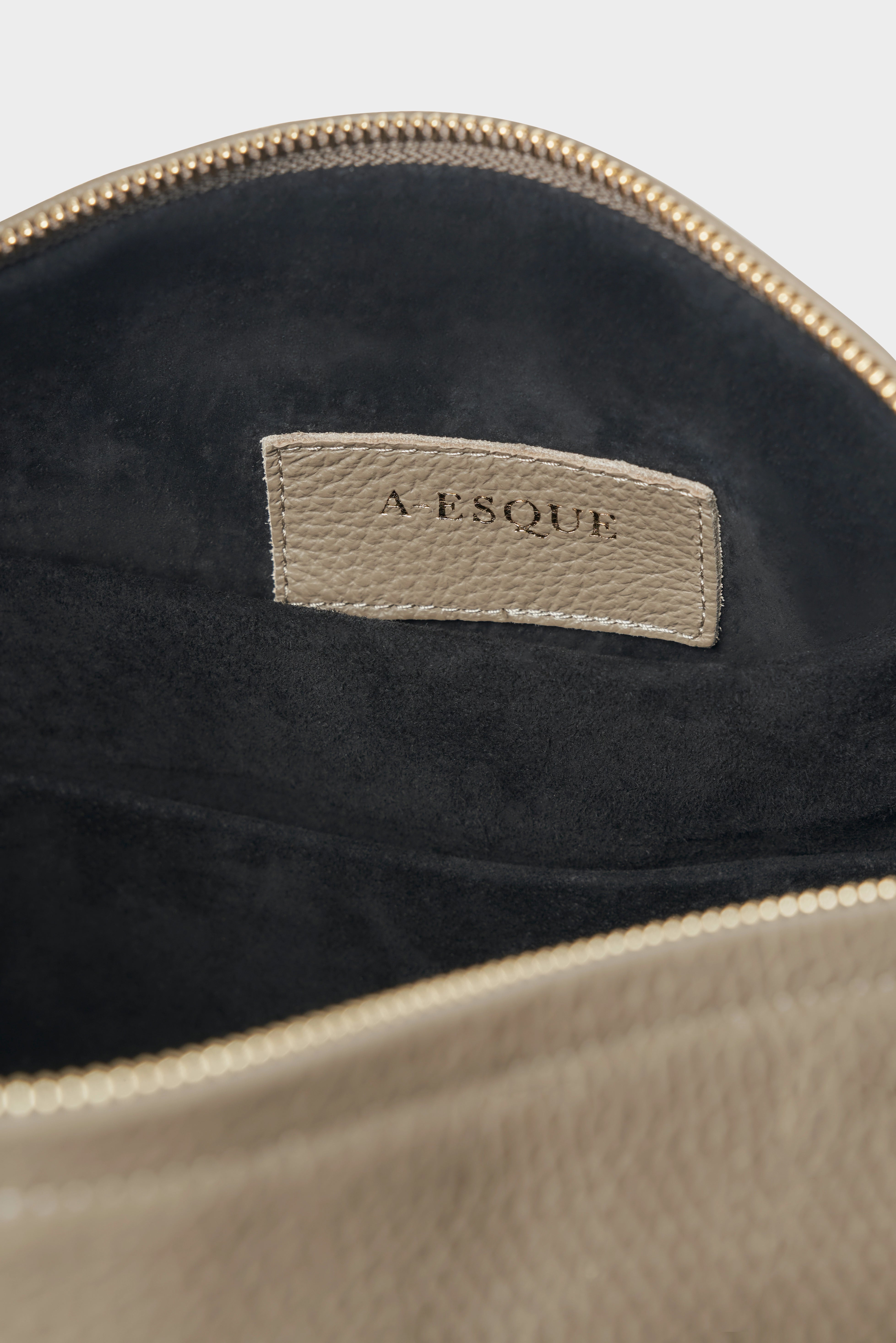 Halo Day Shoulder Bag in Elephant