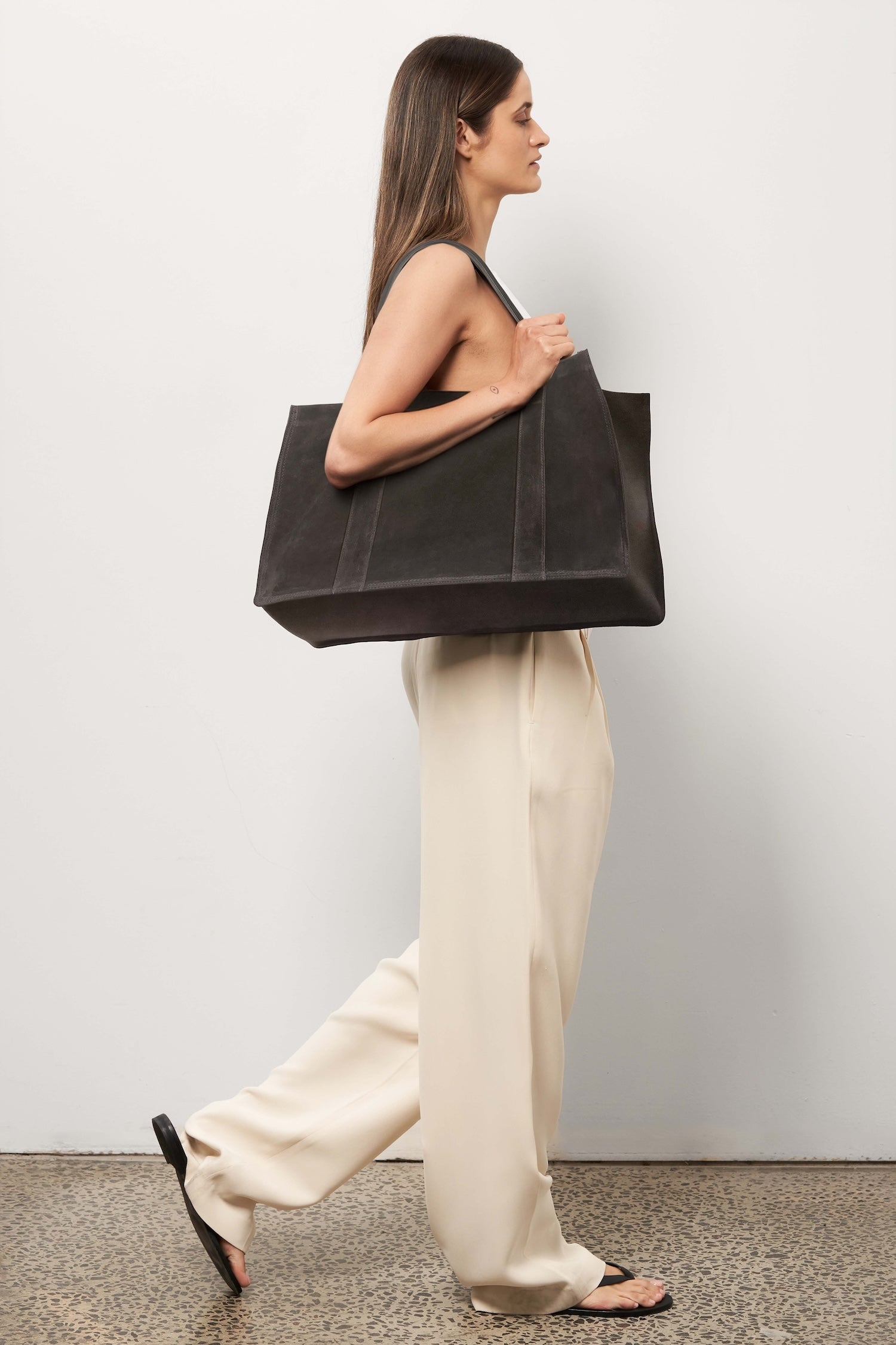 Original Grocer Tote Bag in Suede Brown