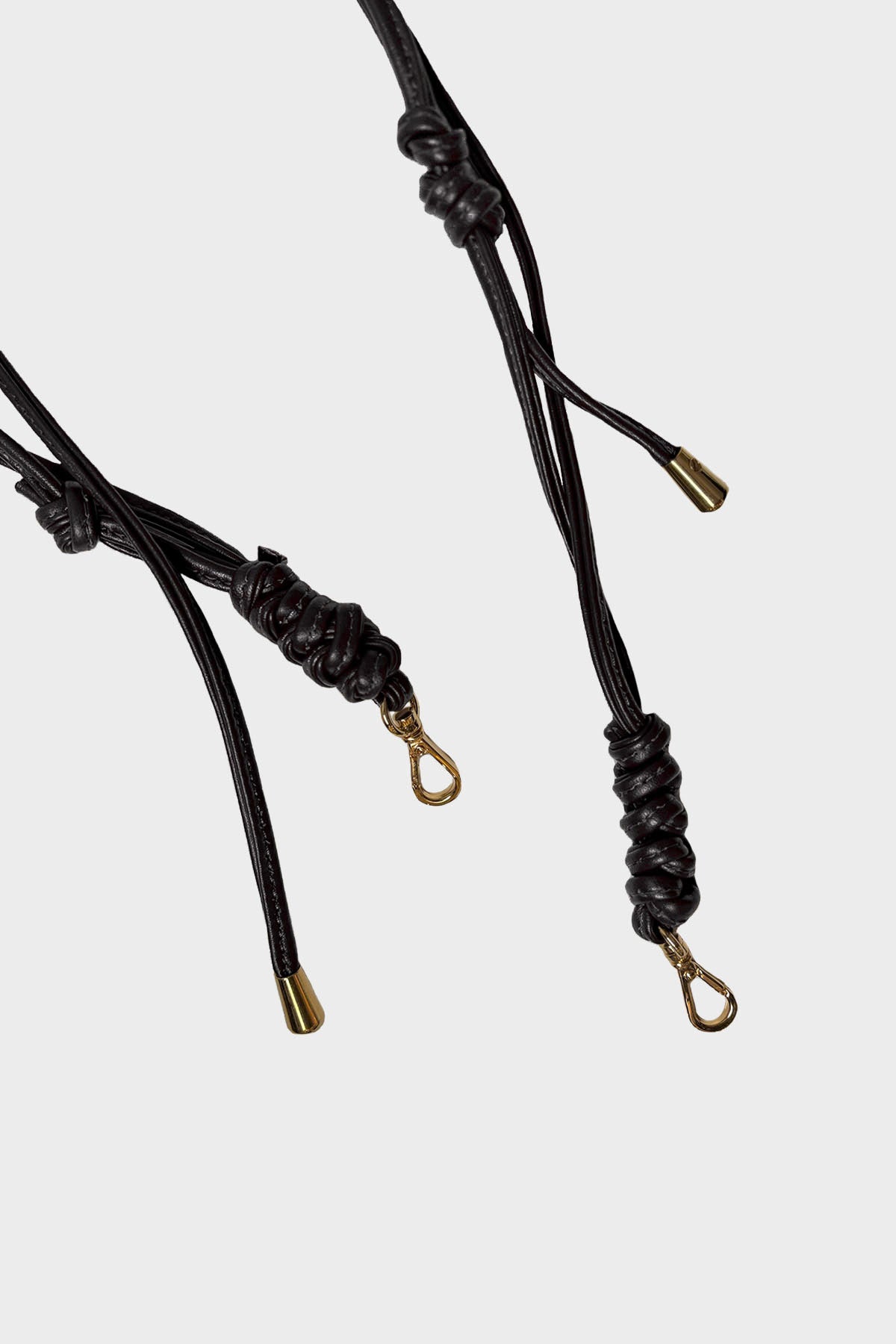 Short Braided Strap in Smooth Black