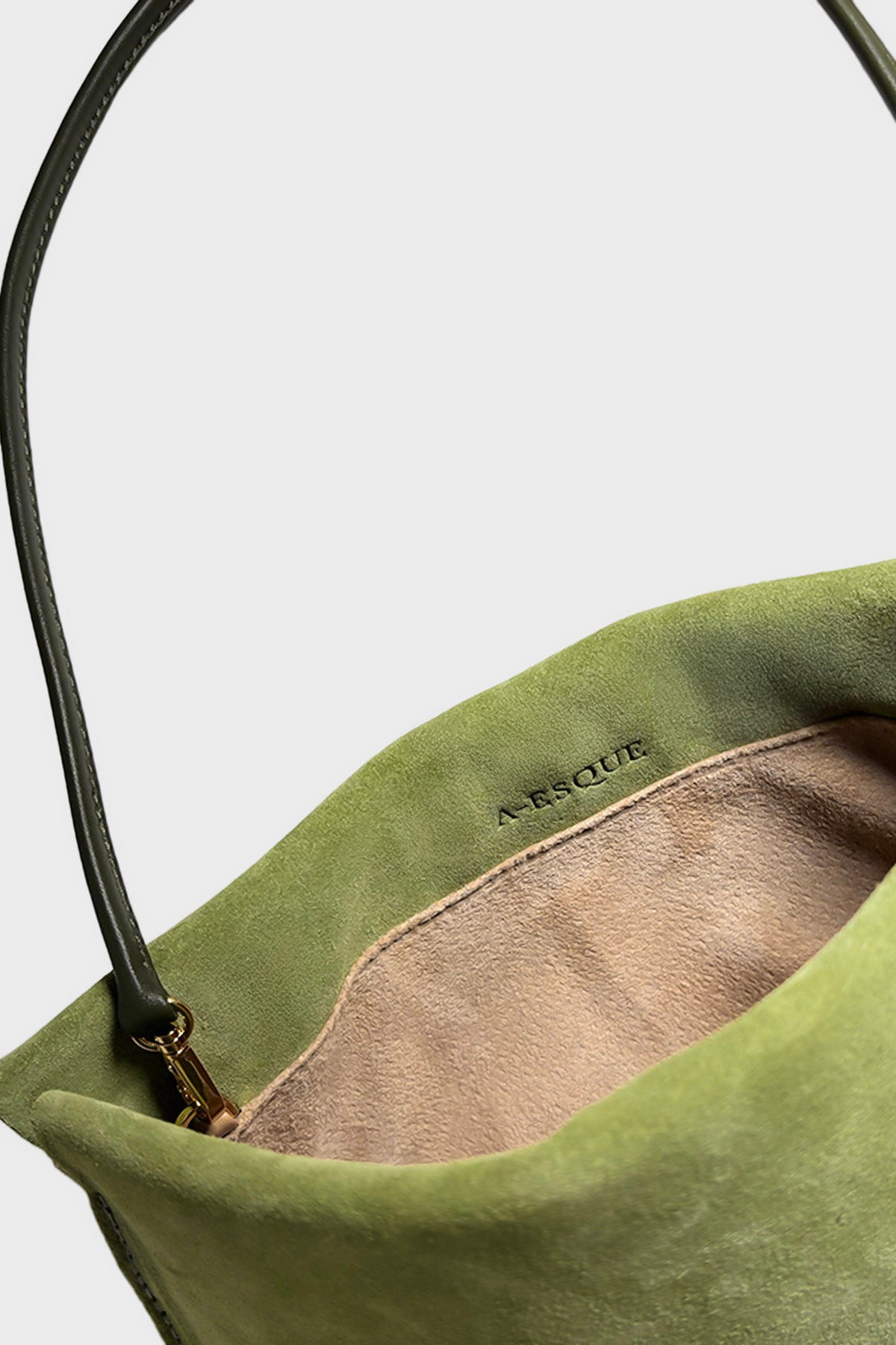 Teardrop Clutch in Suede Matcha