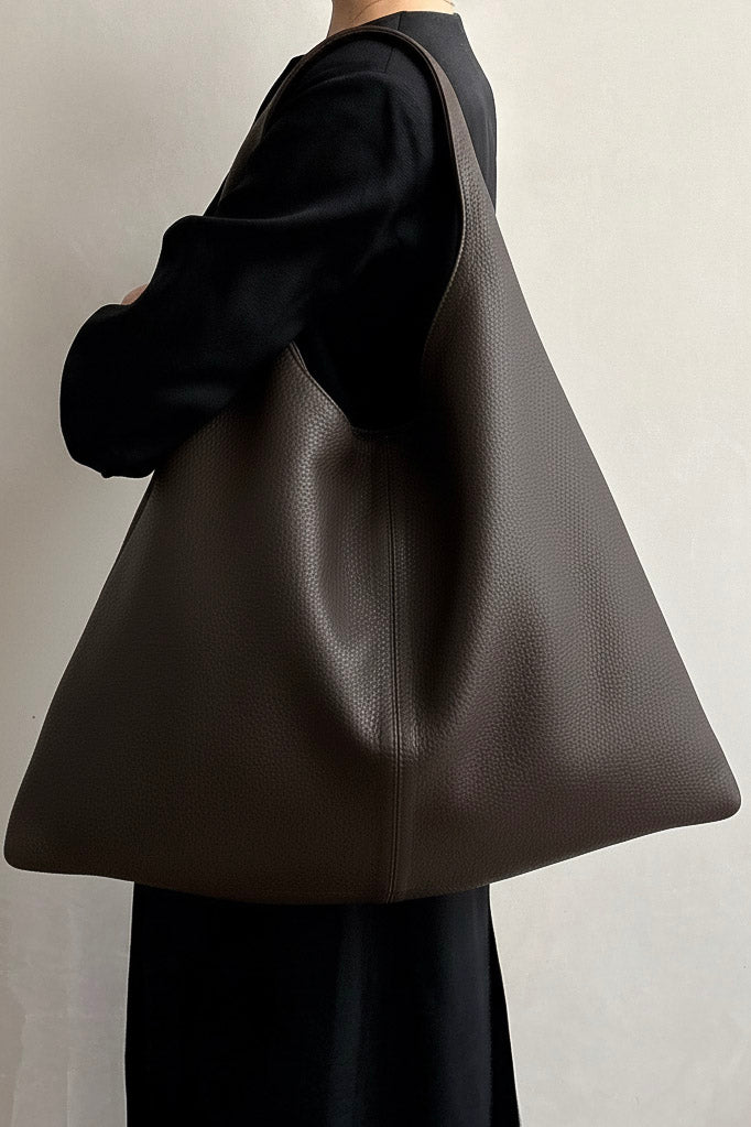 Large Triangle Sack in Grain Dark Brown