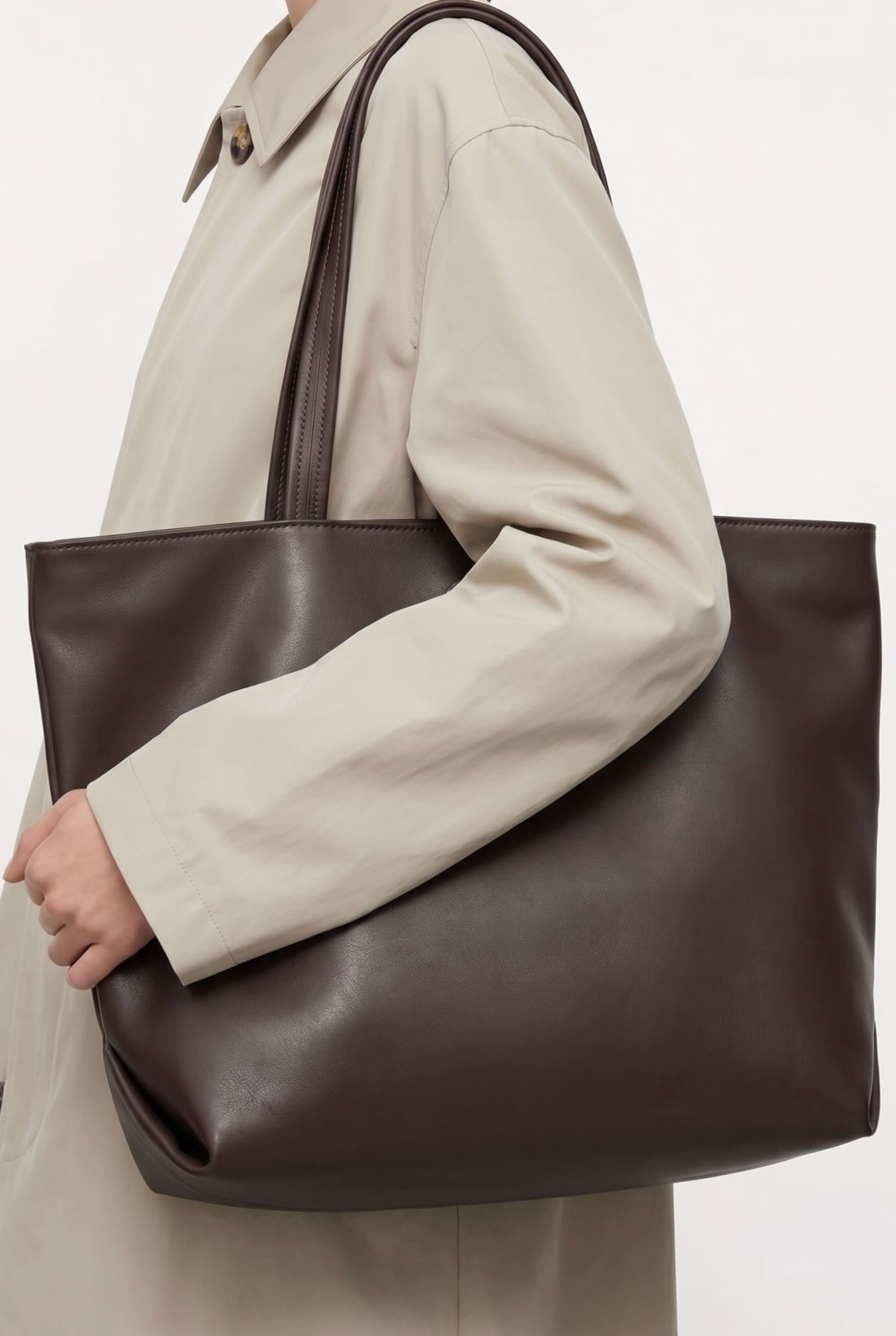 Large Simple Fold Tote in Smooth Dark Brown