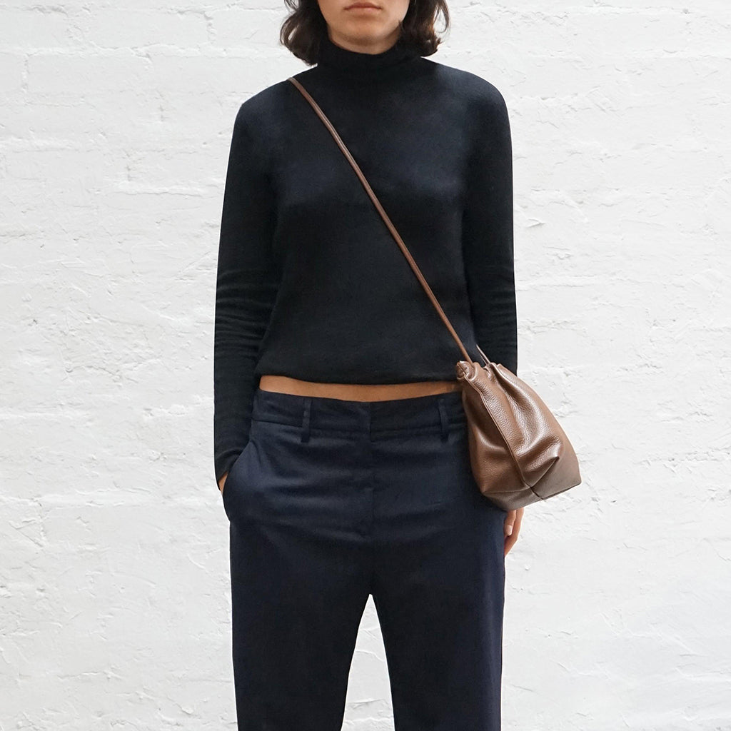 Puffa Square Grain Black