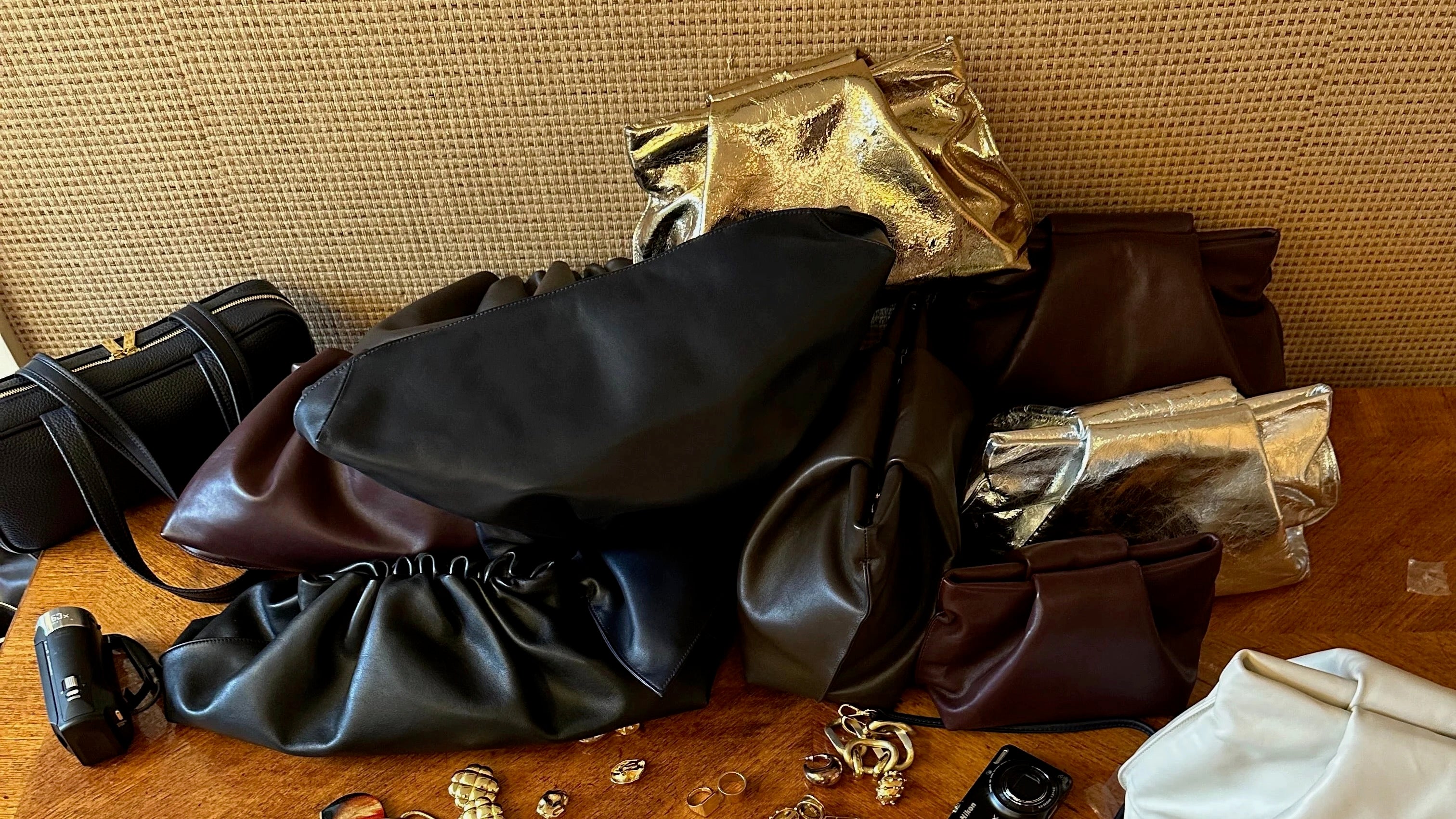 Behind the Scenes: Style insights with A-ESQUE