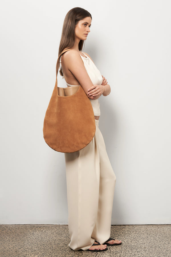 One Hobo Bag in Suede Tan