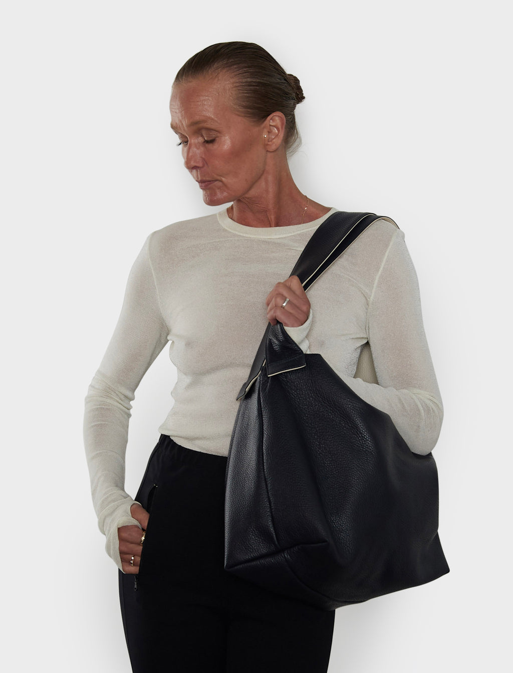 Big Day Shoulder Bag in Grain Black