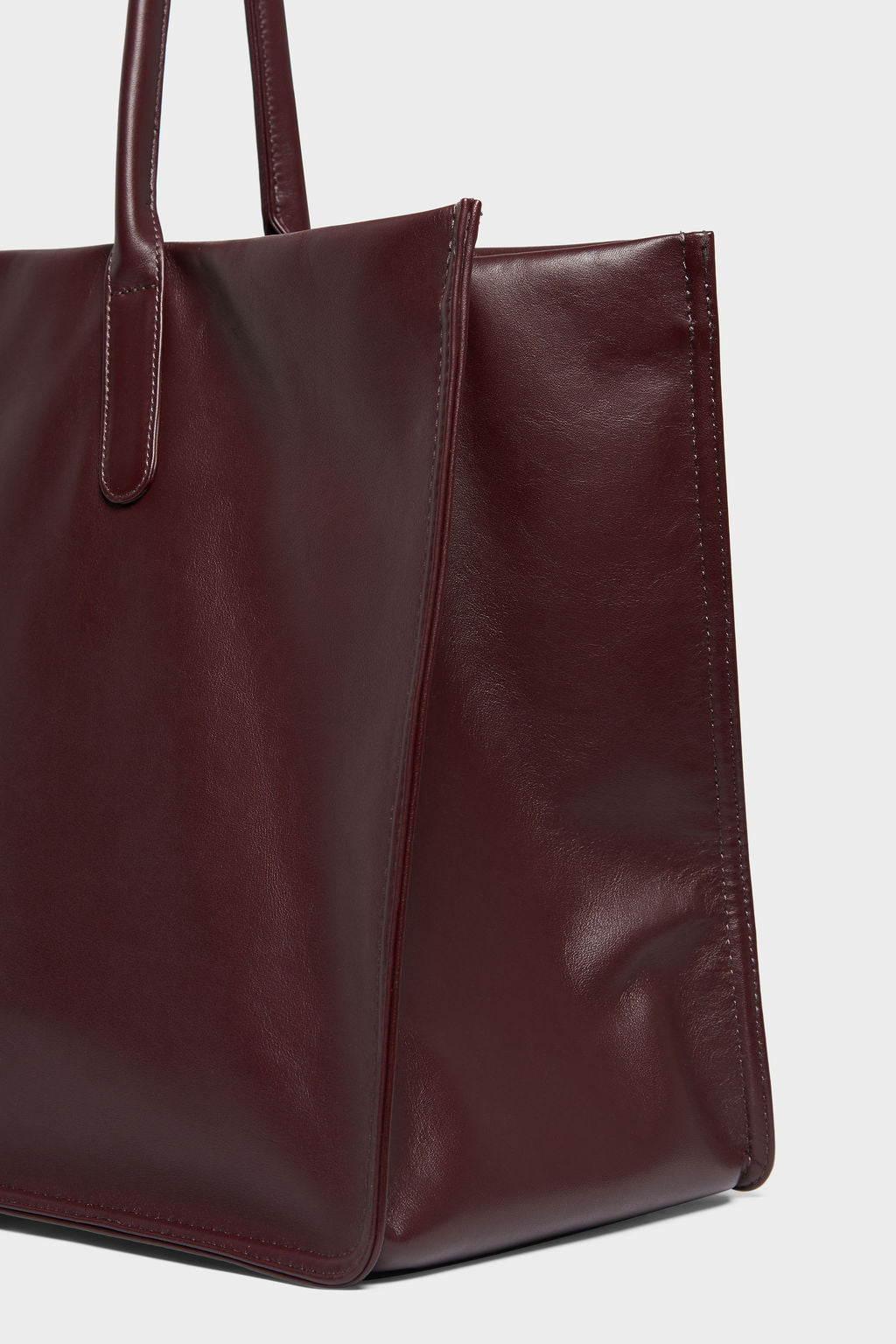 Slim Handle Tote in Smooth Burgundy