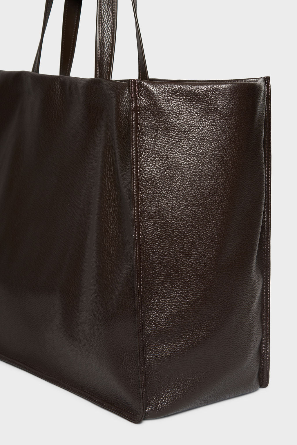 Jumbo Deluxe Tote Bag in Grain Dark Brown