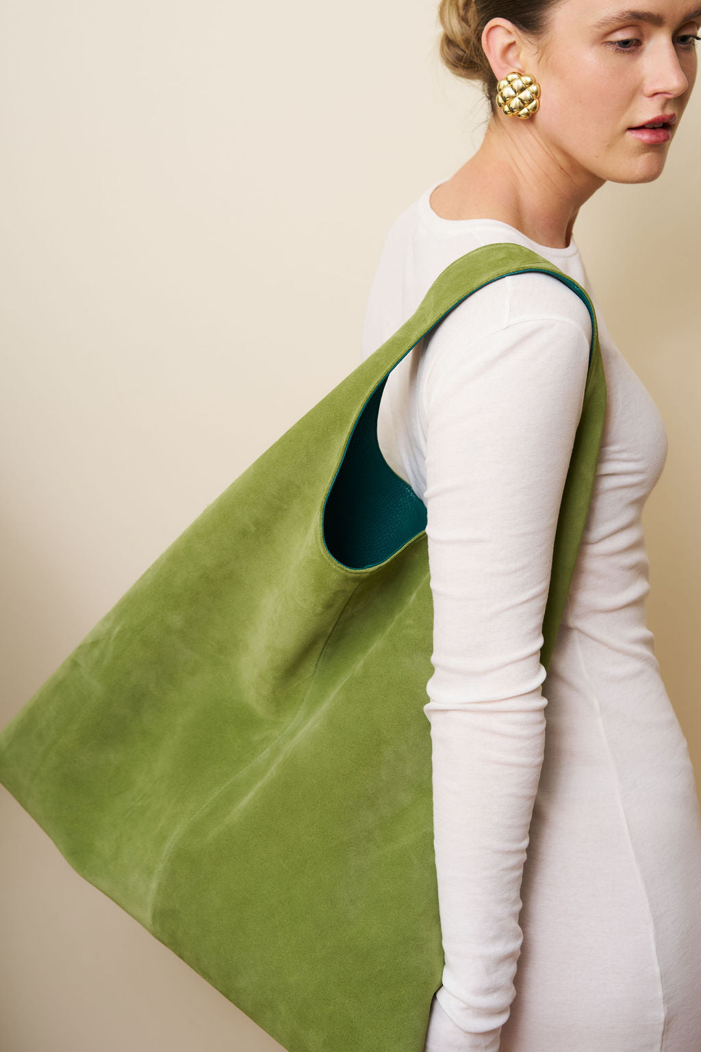 Large Reversible Lightning Sack in Suede Matcha
