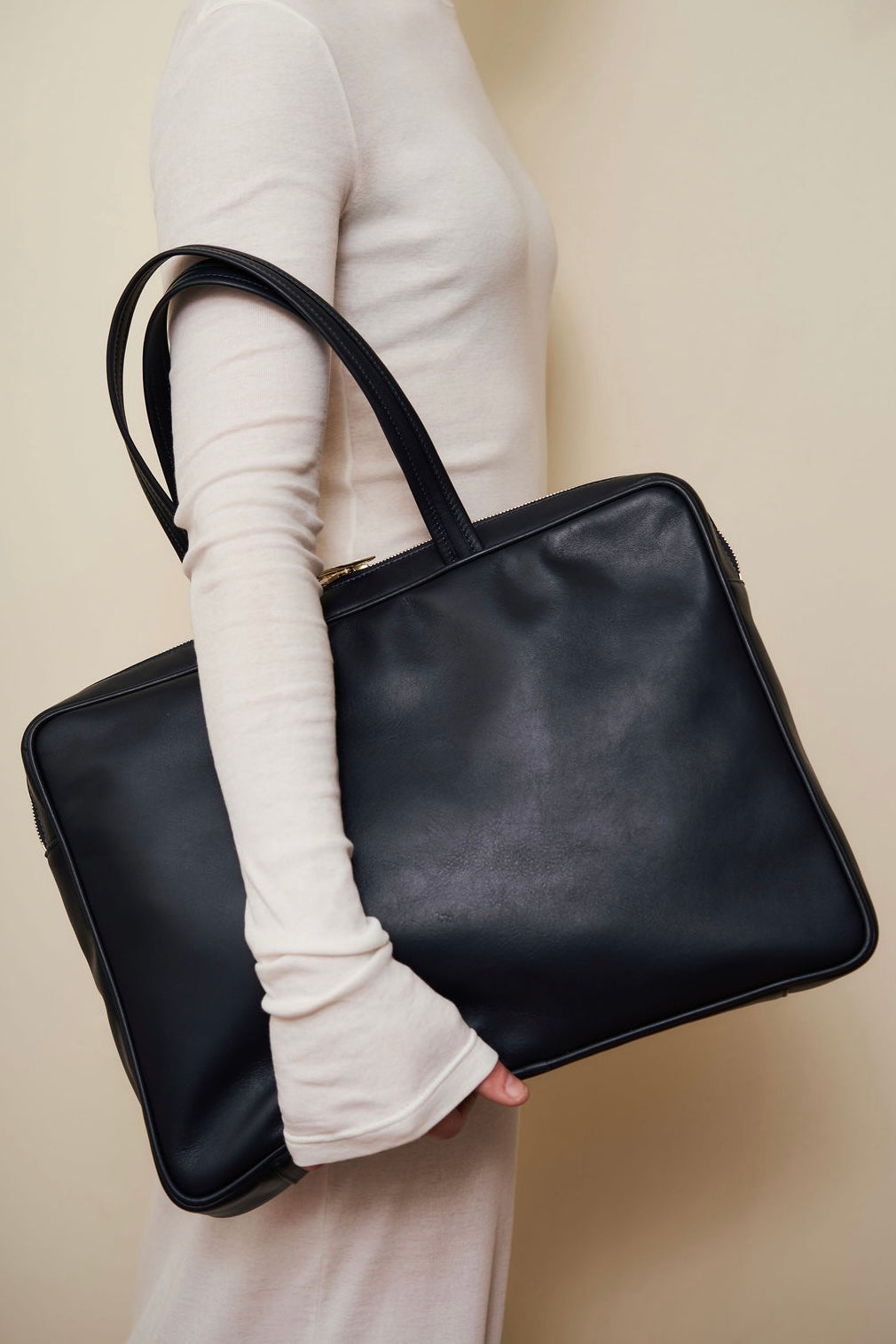 Large Casey Shoulder Bag in Smooth Navy