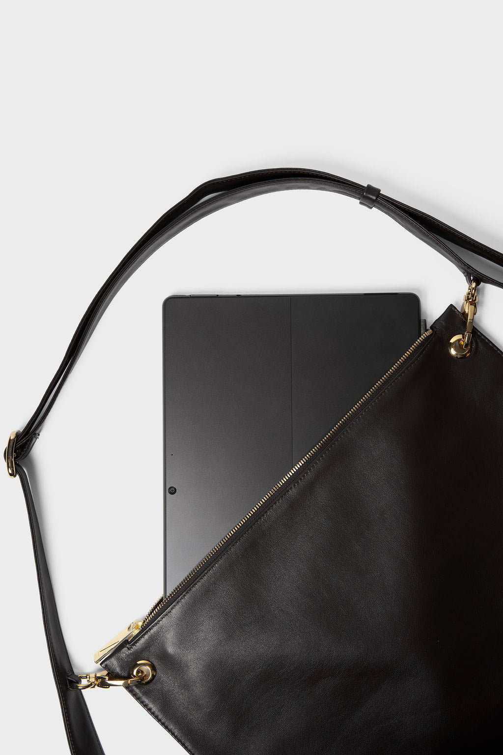 Crossbody Laptop Sleeve in Smooth Black