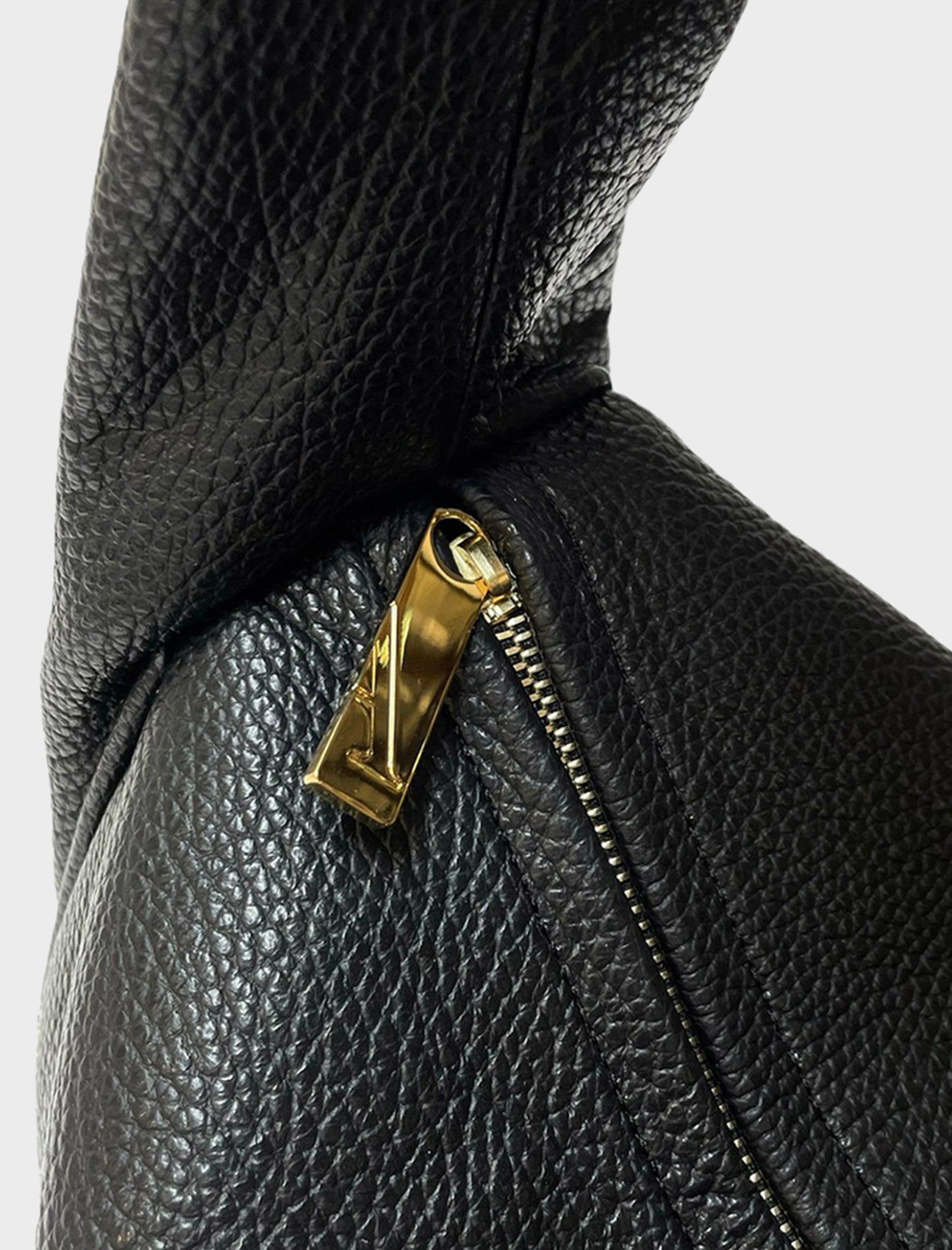 Halo Day - Grain Black | Leather Shoulder Bag | A-ESQUE