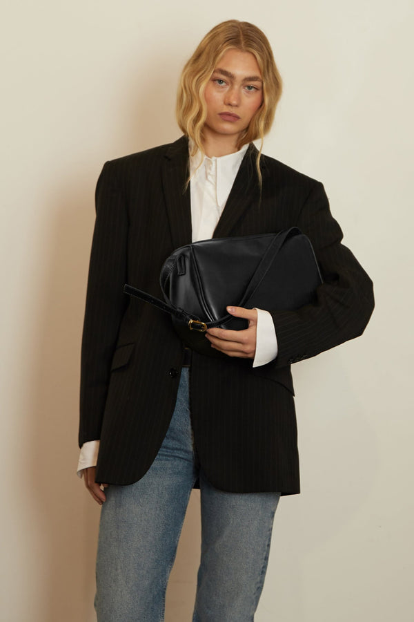 Saddle Shoulder Bag in Smooth Black