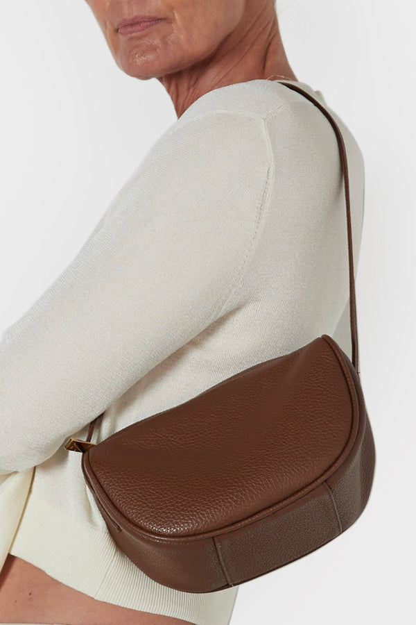 Small Saddle Shoulder Bag in Grain Brown