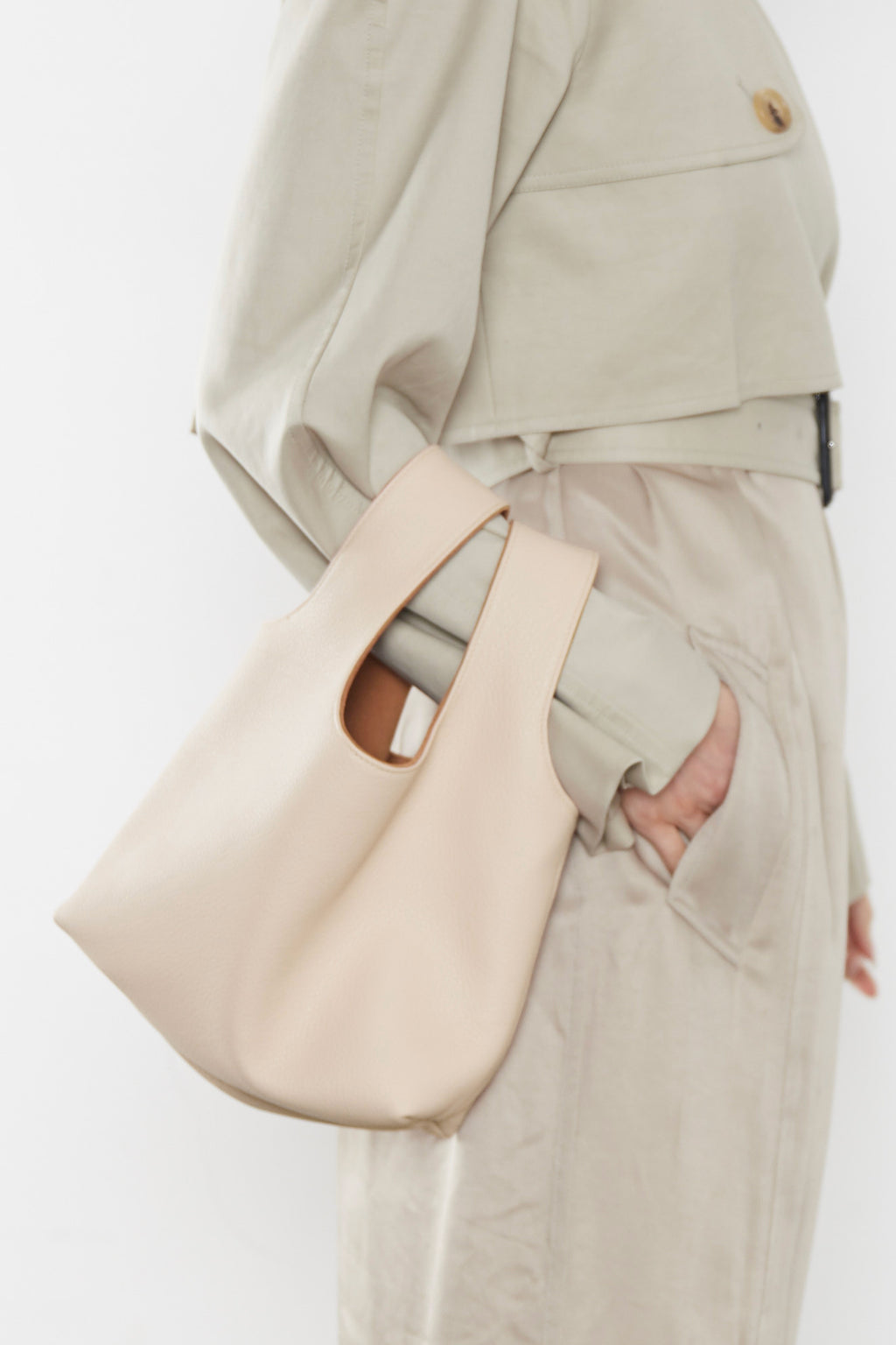 Small Reversible Sack Handbag in Grain White Wash