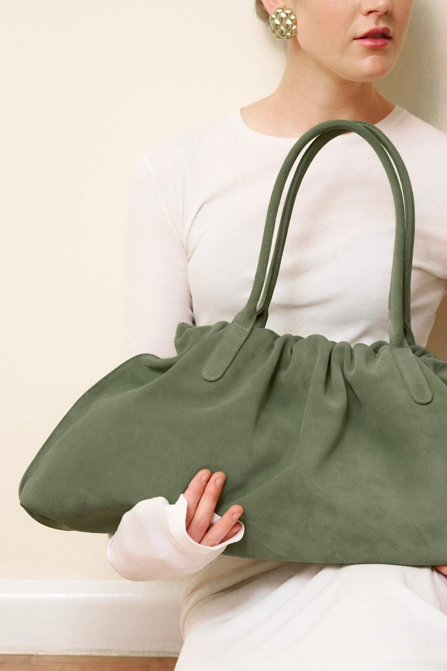 Big Cloud Shoulder Bag in Suede Forest