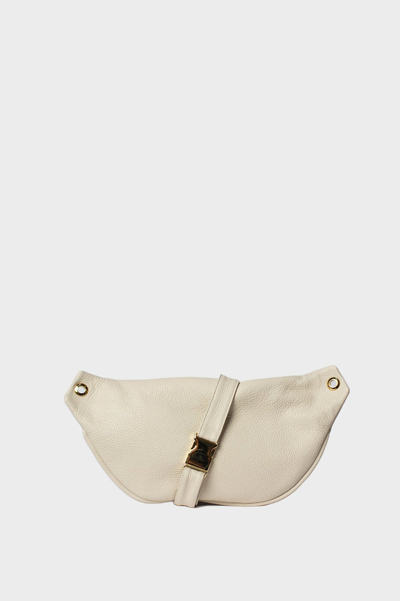 An image of the bum bag's back, it shows the detachable strap with a gold side-release buckle connecting the strap together.