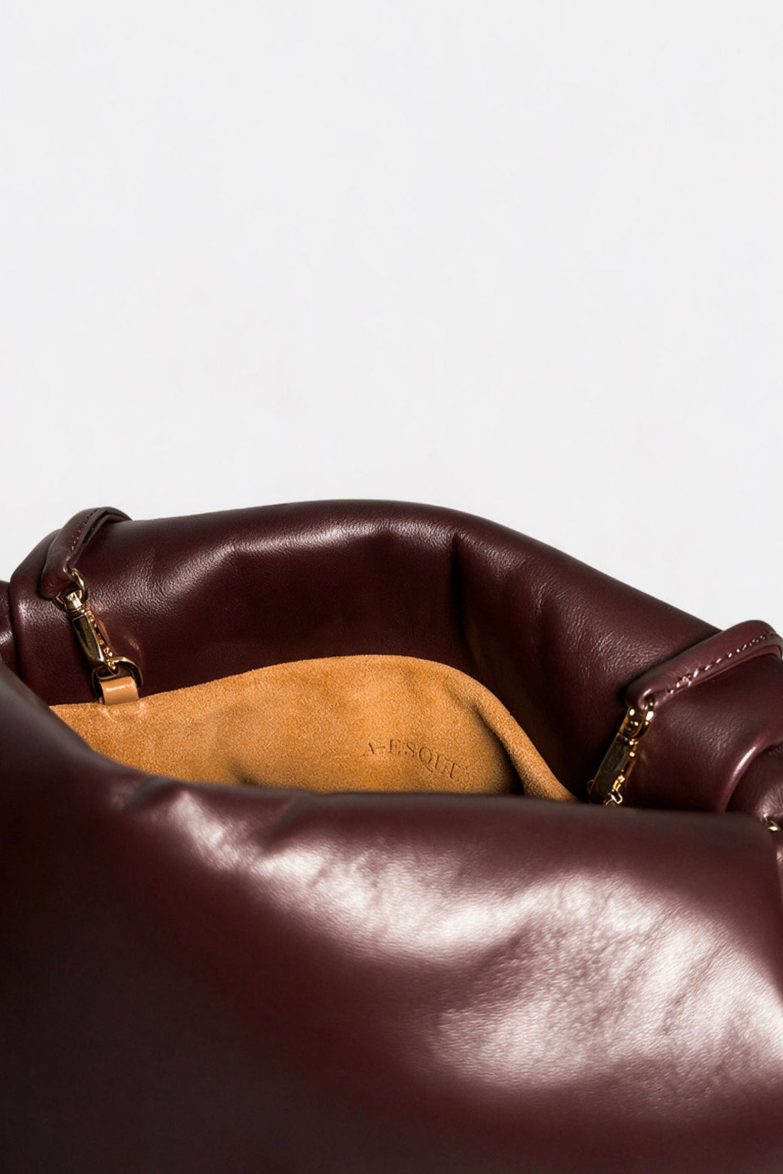 Curve Bag in Smooth Burgundy
