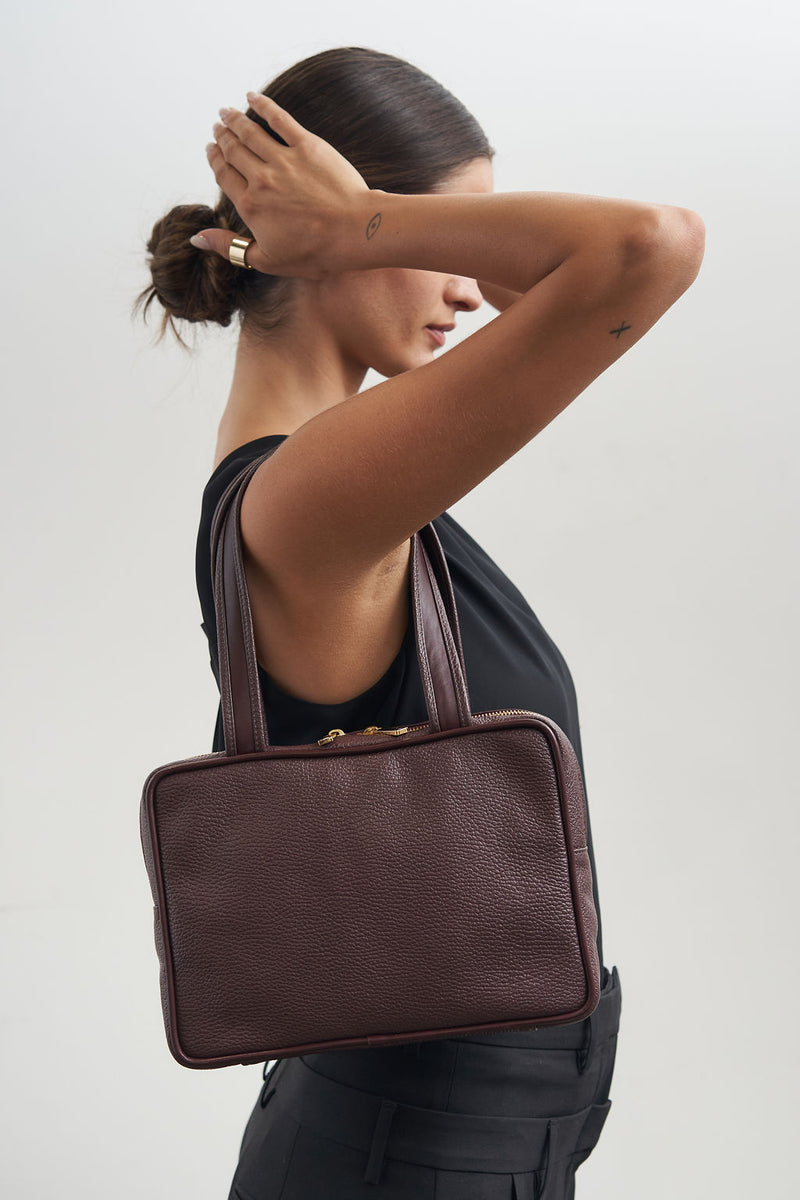 Casey Shoulder Bag in Grain Burgundy