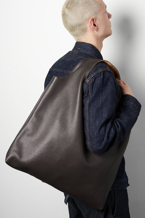 Reversible Sack Tote II in Grain Dark Brown