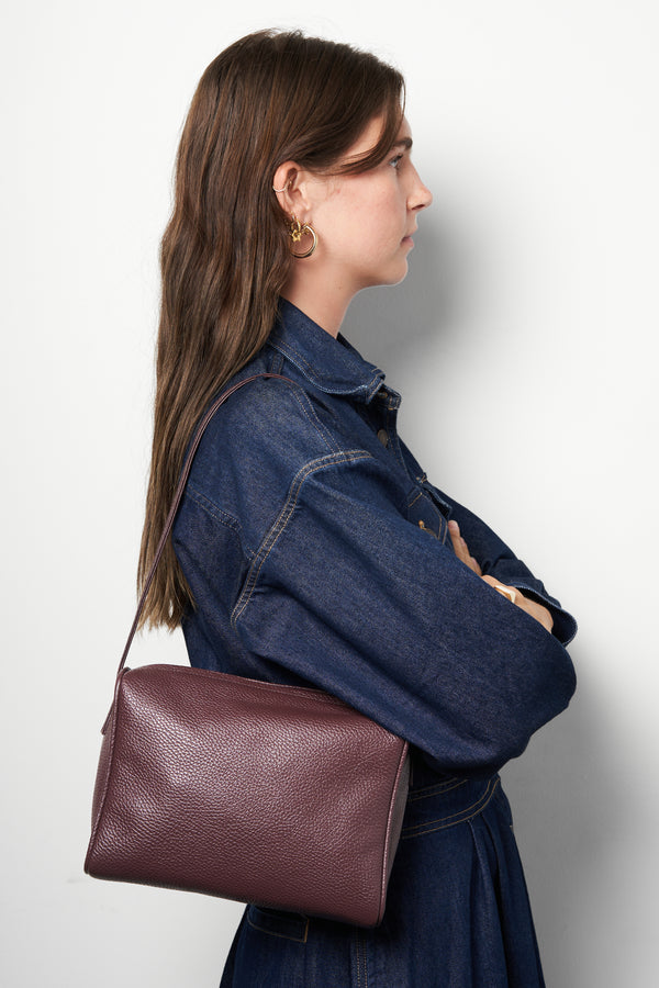 Barrel Shoulder Bag in Grain Burgundy