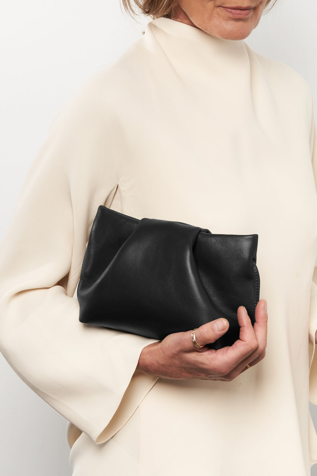 SMALL CANVAS CLUTCH SOLID BLACK main image 1