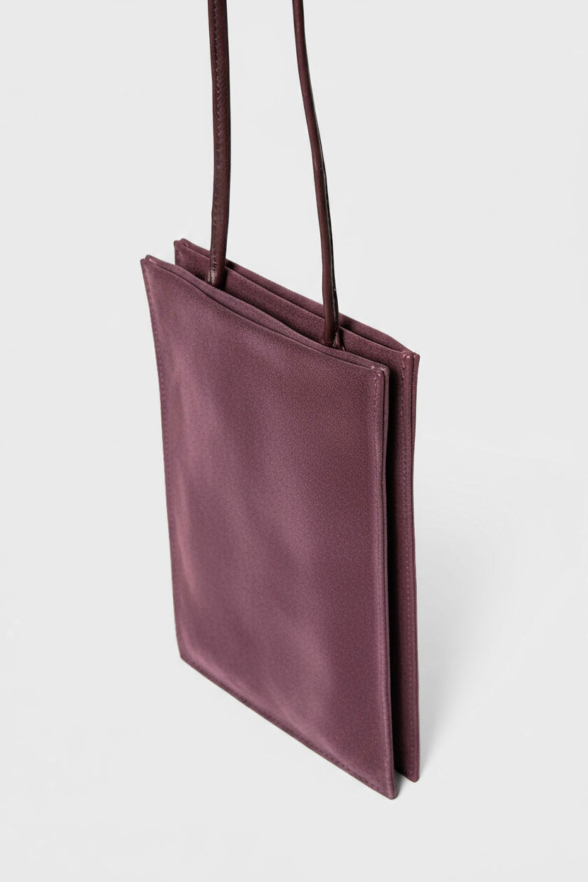 Flat Bag in Suede Plum