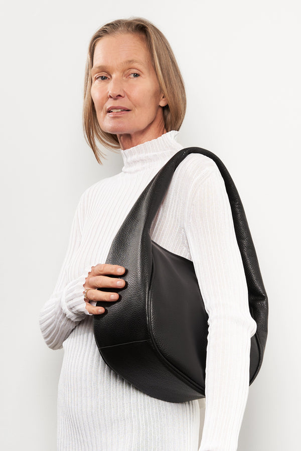 Midi Halo Shoulder Bag in Grain Black