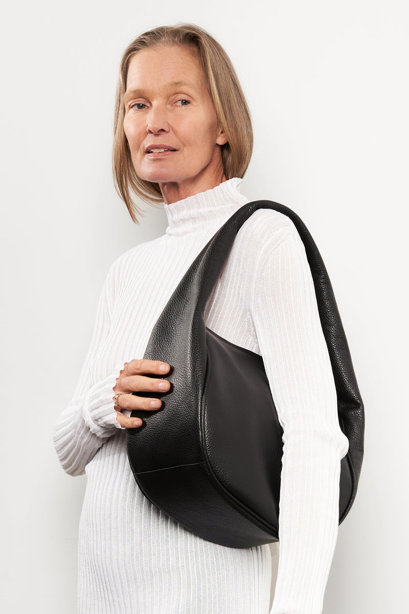 Midi Halo Shoulder Bag in Grain Black