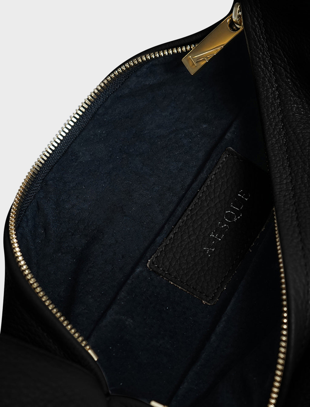 Midi Halo Shoulder Bag in Grain Black