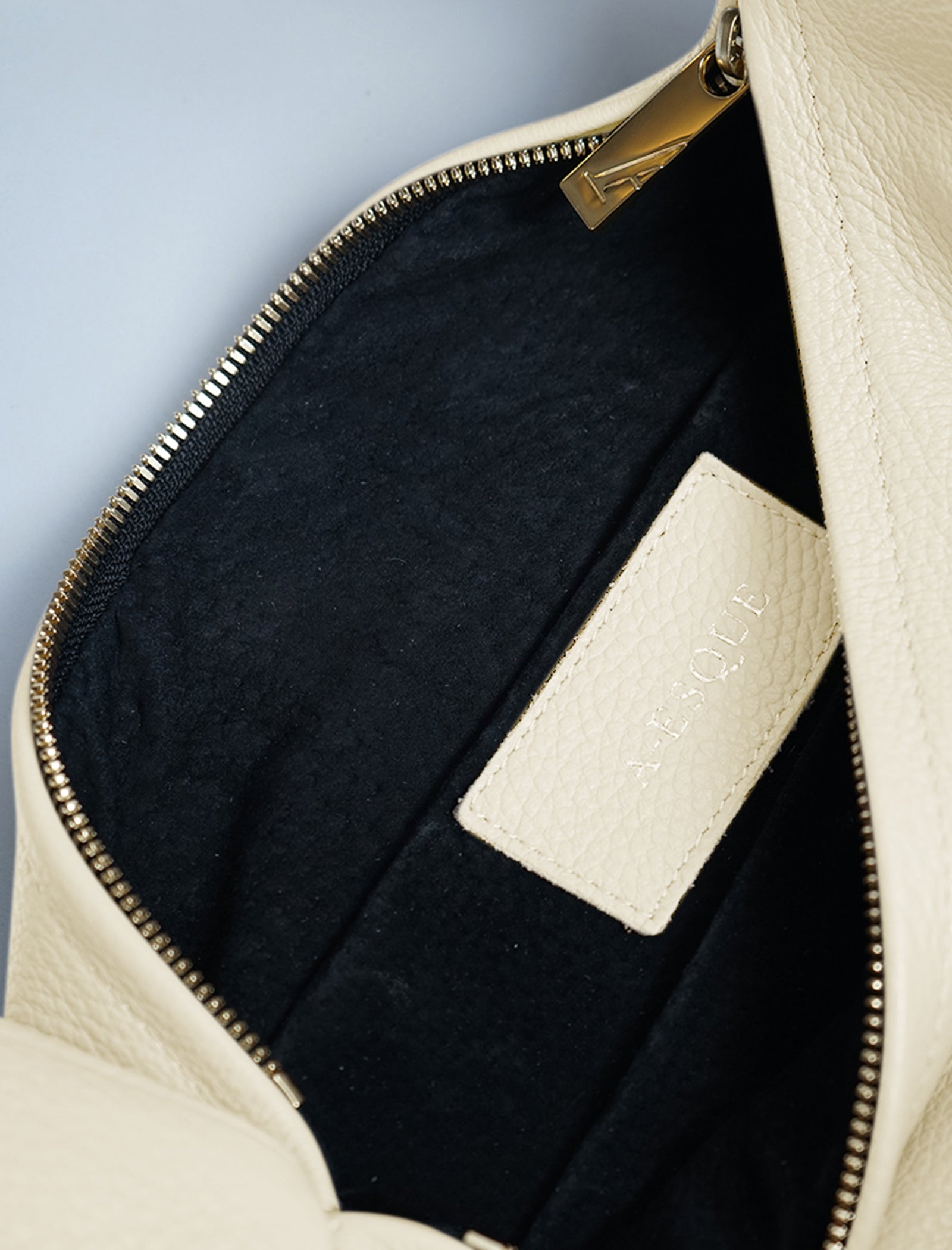 Halo Midi Grain White Wash Shoulder Bag AESQUE