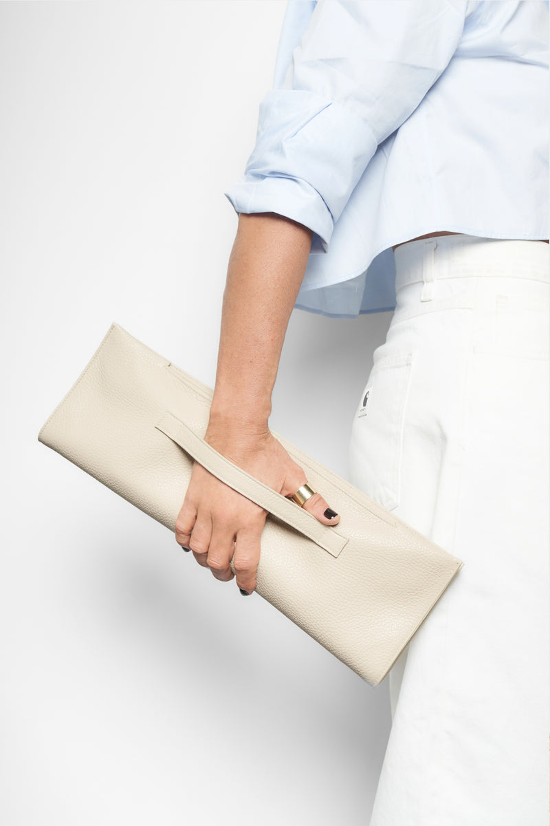 Handle Clutch in Grain White Wash