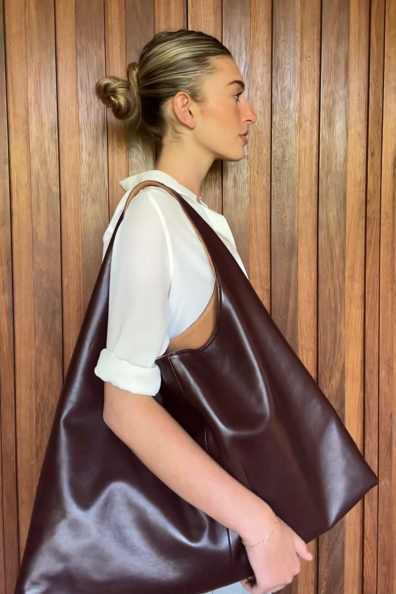 Large Triangle Sack in Smooth Burgundy