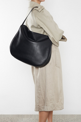 Large Saddle Shoulder Bag in Smooth Black