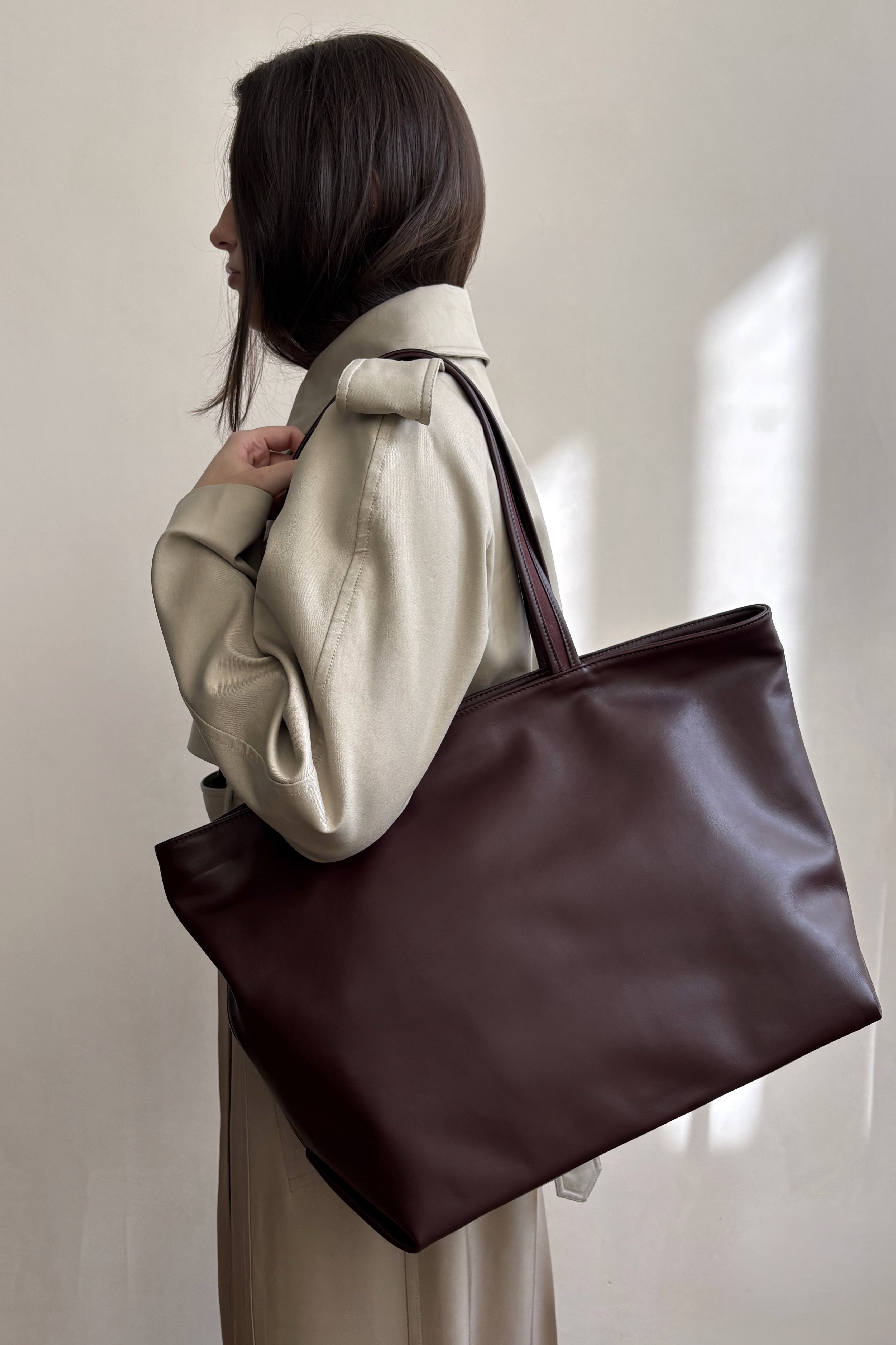 Large Simple Fold Tote in Smooth Burgundy