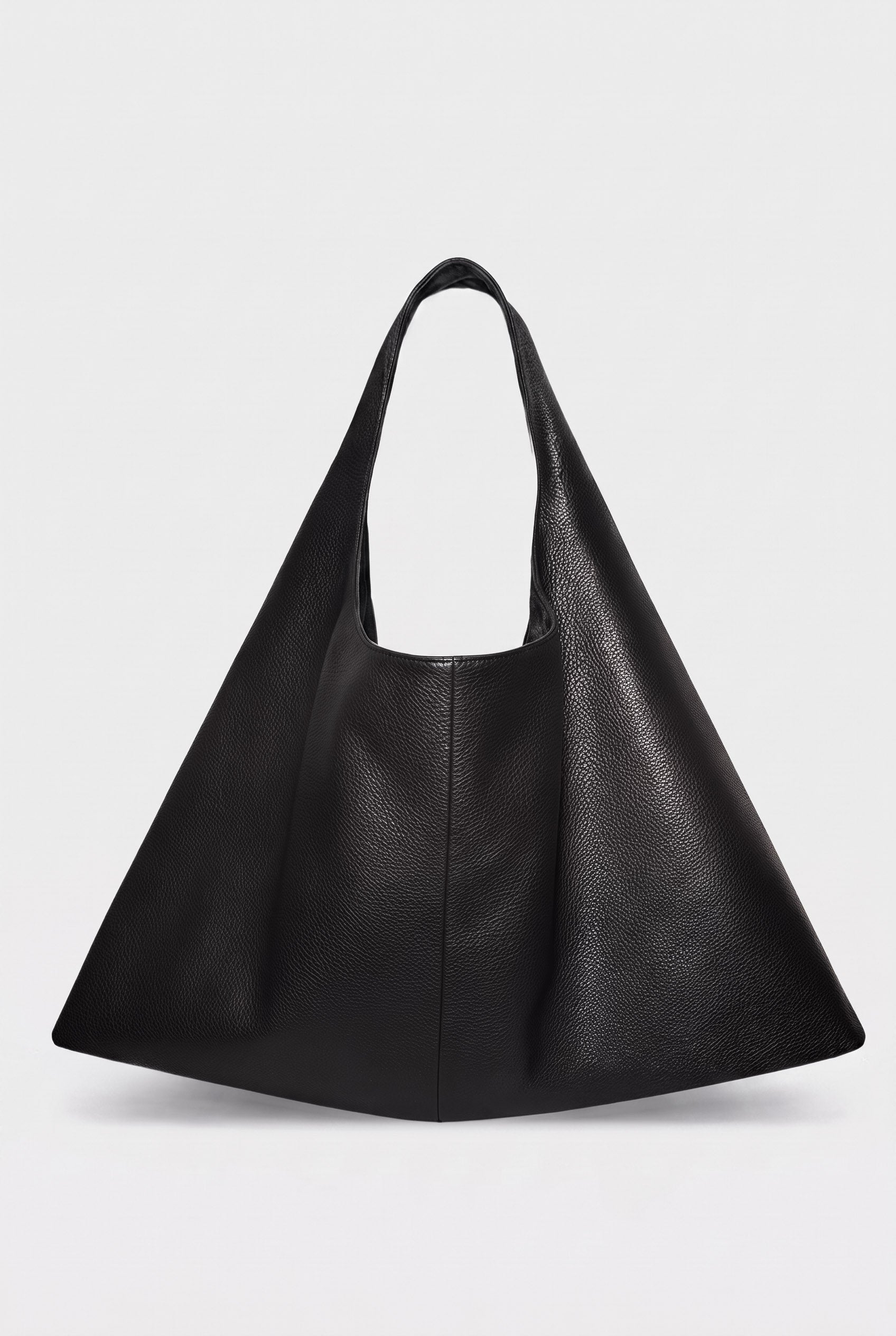 Large Triangle Sack in Grain Black