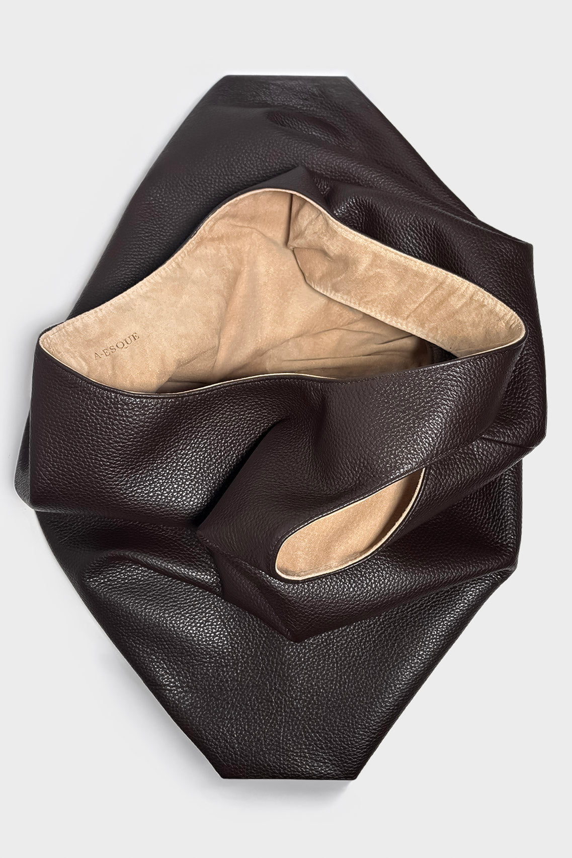 Large Triangle Sack in Grain Dark Brown