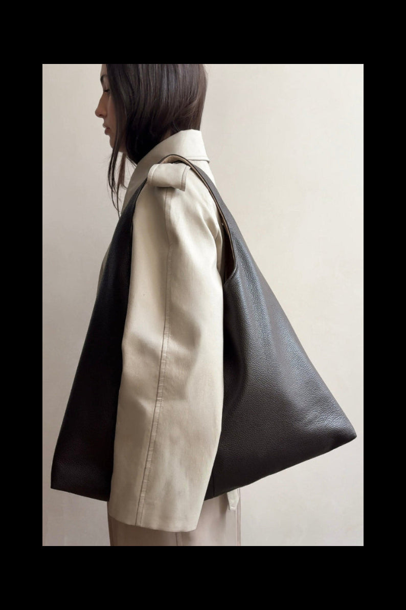 Large Triangle Sack in Grain Dark Brown